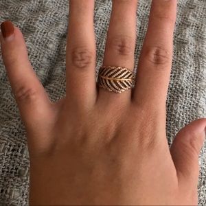 Pandora rose gold light as a feather ring